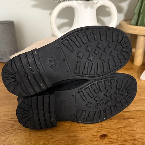 UGG size 6 Black and Cream Women's Boots - Picture 5 of 8